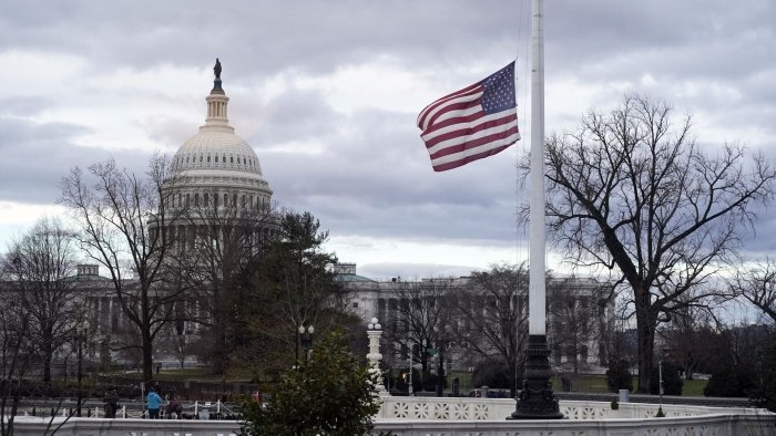 Aksariyat amerikaliklar Ukrainaga transh berishni qo‘llab-quvvatlamaydi