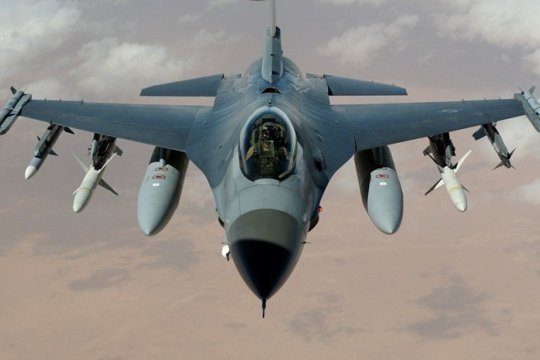 AQSh Turkiyaga 40 ta F-16 qiruvchi harbiy uchoqlarini sotadi