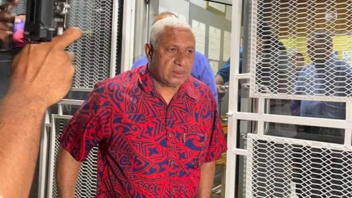 Fiji sobiq Bosh vaziri tergovga aralashganlikda aybdor deb topildi