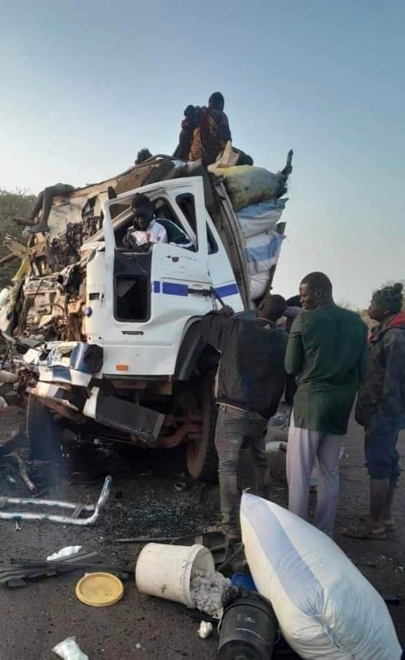 Malida avtobus yuk mashinasi bilan to‘qnashdi, halok bo‘lganlar bor