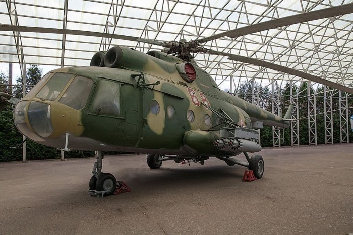 Rossiyaning Magadan viloyatida ishchilarni olib ketayotgan Mi-8 vertolyoti qulab tushdi, qurbonlar bor