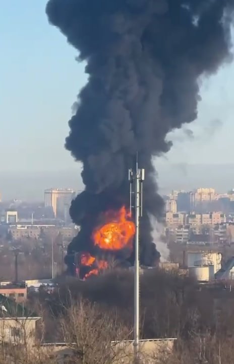 Rossiyaning Oryol shahridagi neft bazasiga  dronlar hujum qildi