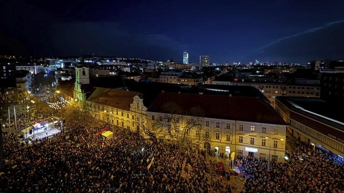 Slovakiyada hukumatga qarshi namoyishlar bo‘lib o‘tdi