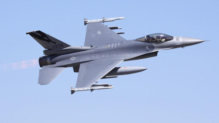 Ukraina 500 km uzoqlikka raketa uchiruvchi F-16 qiruvchi samolyotlarini oladi -  Sergiy Nayev