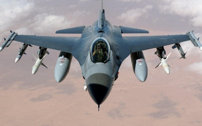 Ukraina bu yil Niderlandiyadan F-16 qiruvchilarini oladi